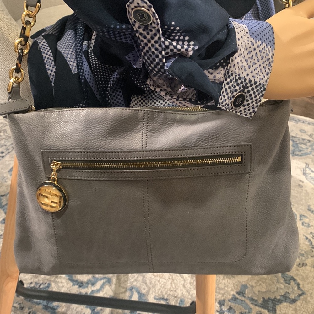 🔥 RARE Fendi Leather Crossbody 🔥 - Picture 4 of 17